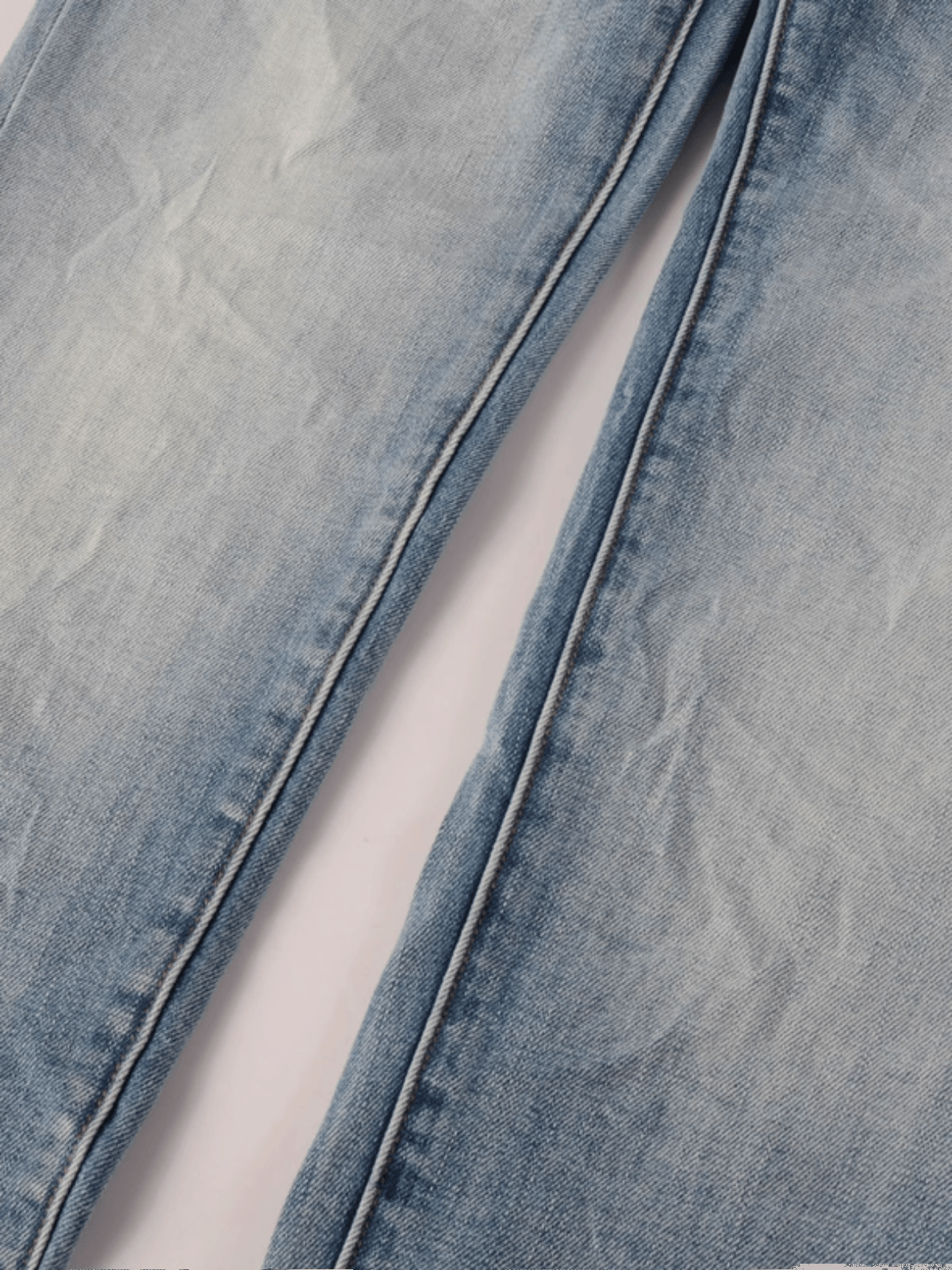 Light Washed Classic Jeans