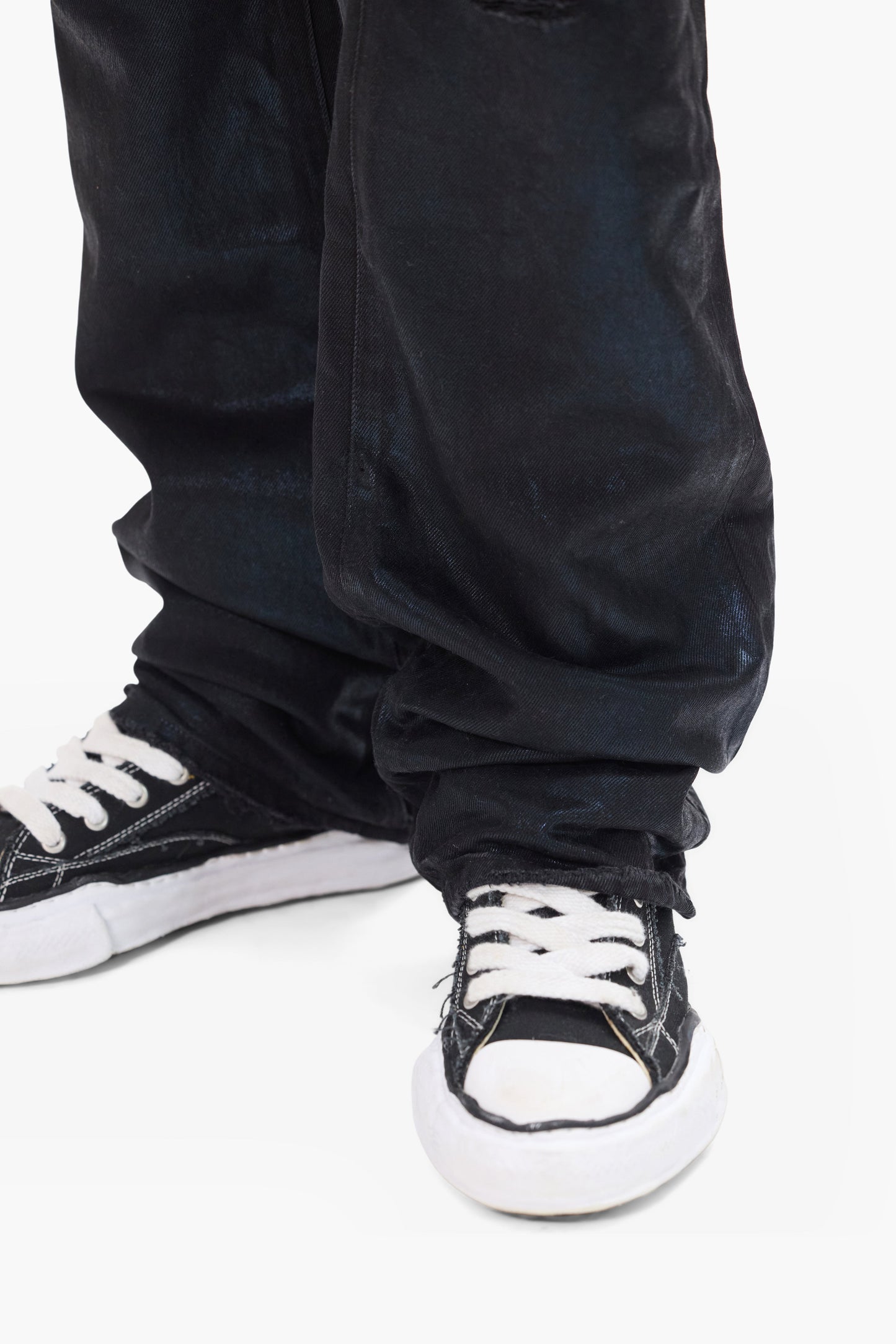 P026 Rinsed Black Foil